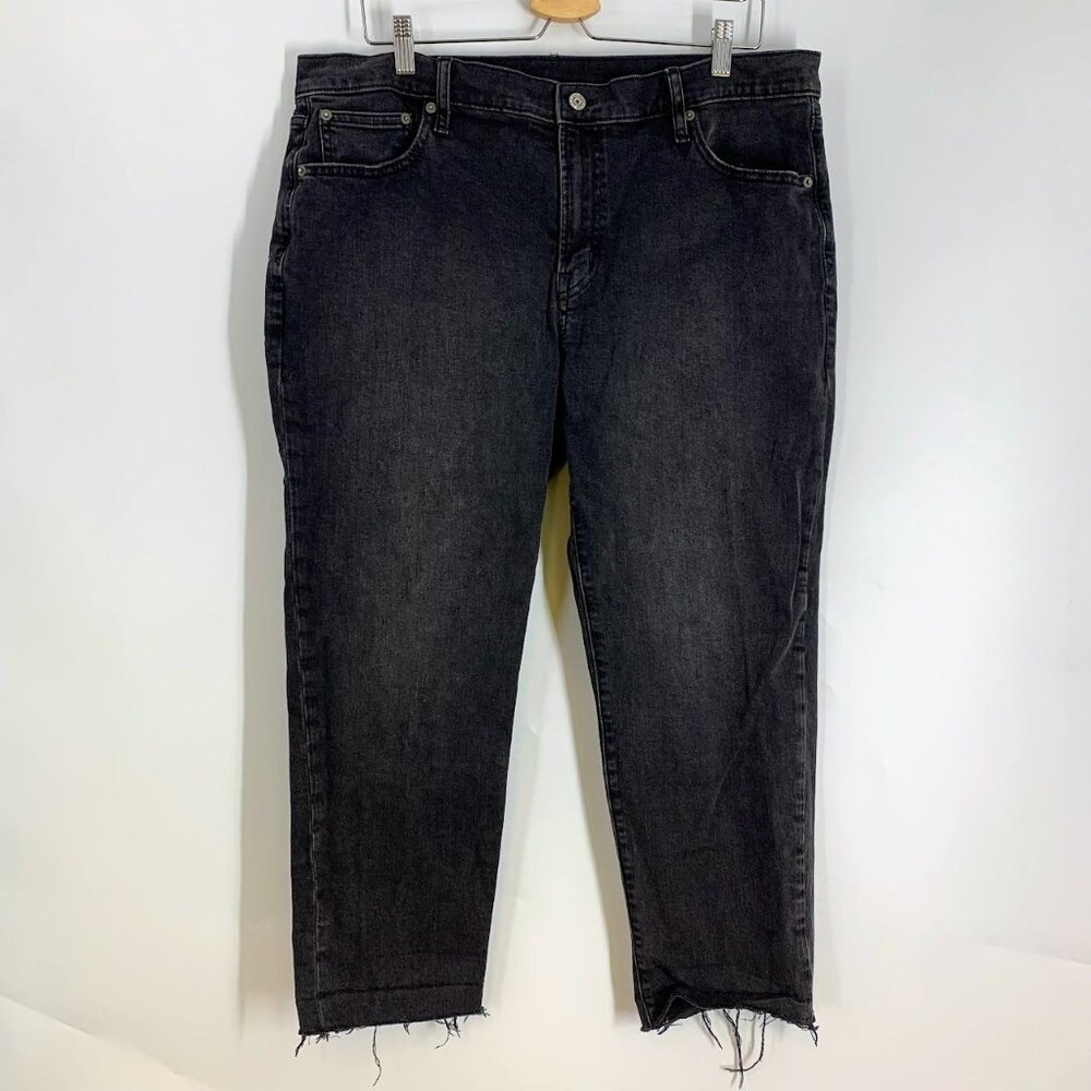 Gap Women's Girlfriend Mid Rise Raw Hem Tapered Leg Denim Cotton Jeans SIze 33S